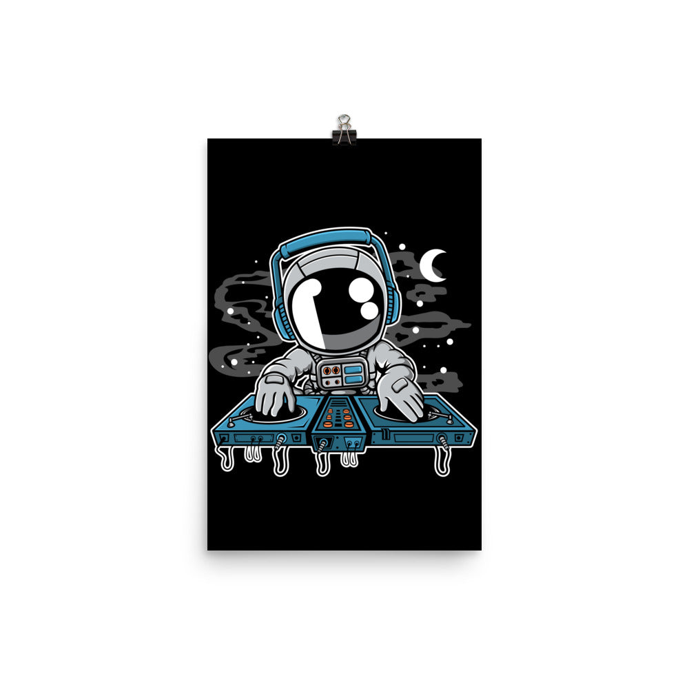 Astronaut Turntable - Matte Poster - 12 x 18