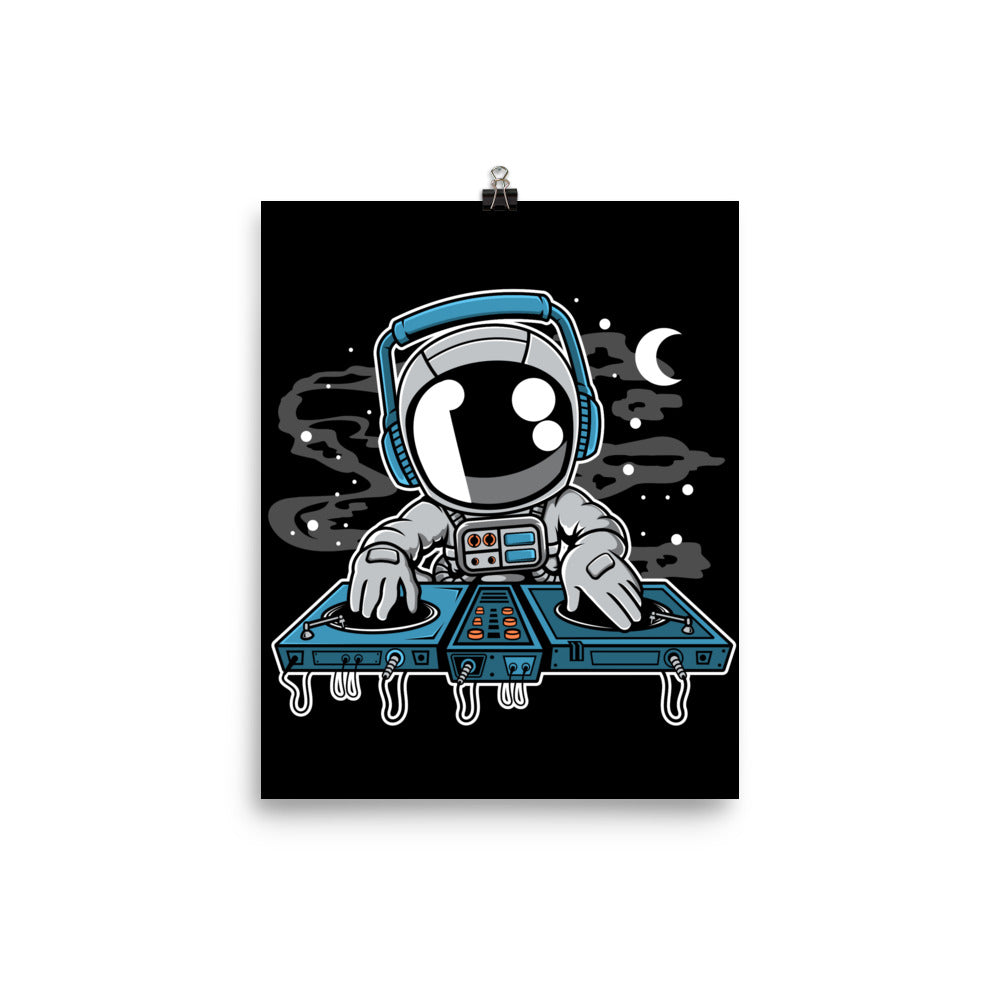 Astronaut Turntable - Matte Poster - 8 x 10